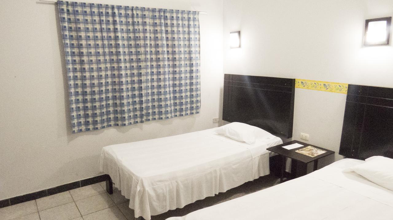 Jer'S Hostal Tumbes Εξωτερικό φωτογραφία