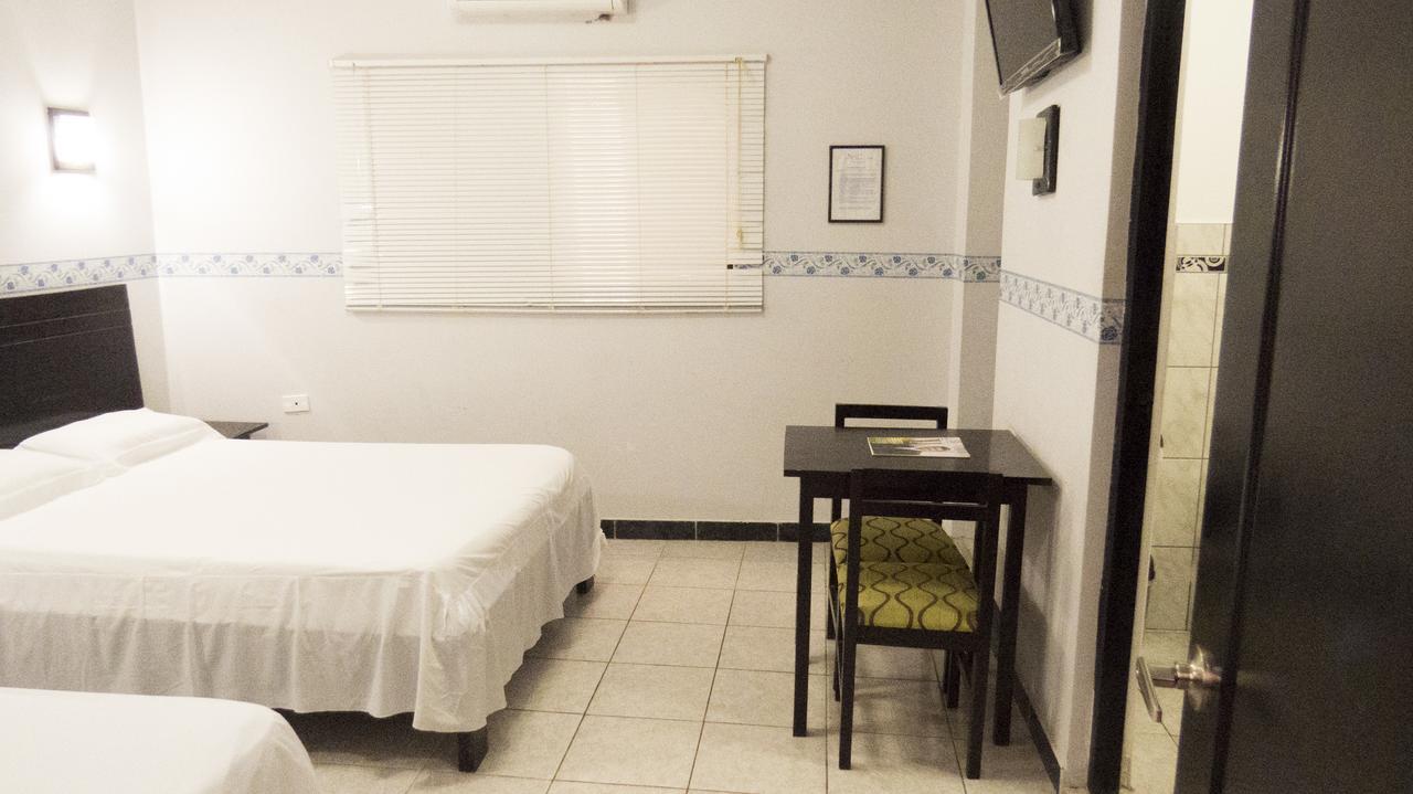 Jer'S Hostal Tumbes Εξωτερικό φωτογραφία
